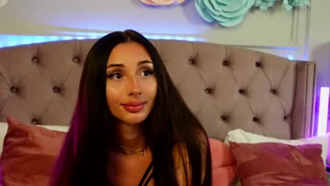 Snapshot of jenniferlovvex chatting on 05.25.26 JenniferLovveX online show from 05.25.26