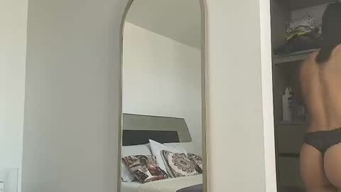 Jenn online show from 11.21.25