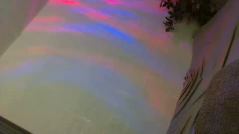 PRETTY JENNY online show from 12.23.25