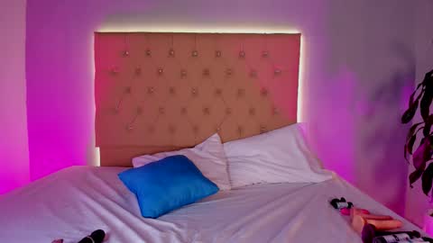 jenny__lawrence online show from 01.07.26