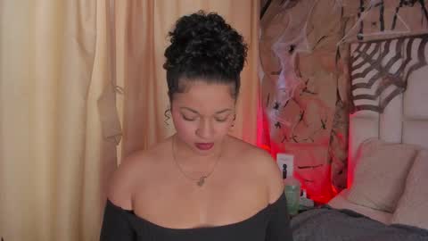 Snapshot of jenny__nm chatting on 10.20.25 jenny__nm online show from 10.20.25