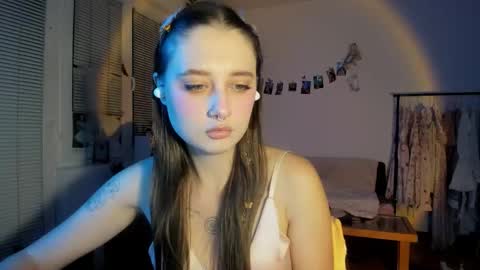 Jennifer Jenny Darling   online show from 09.22.25