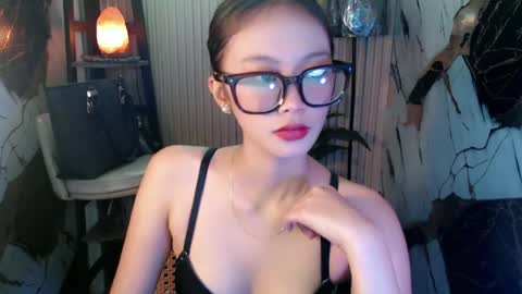 Snapshot of jenny_sweetgirlx chatting on 06.22.26 jenny_sweetgirlx online show from 06.22.26