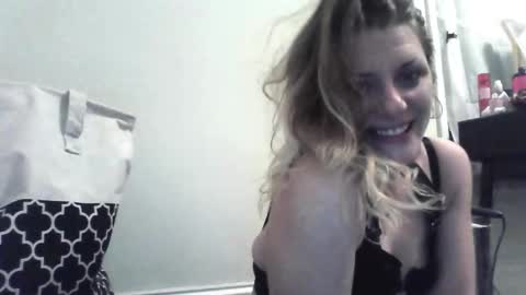 Snapshot of jennyisasquirter chatting on 01.07.26 jennyisasquirter online show from 01.07.26