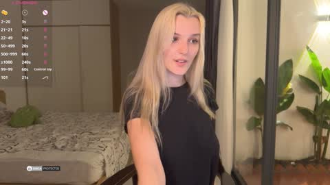 Snapshot of jennytime chatting on 12.12.24 Jen online show from 12.12.24