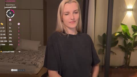 Snapshot of jennytime chatting on 12.19.24 Jen online show from 12.19.24