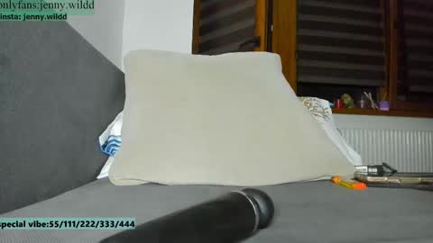 infamous blondiechloe.             Jennyjennywildd online show from 09.24.25