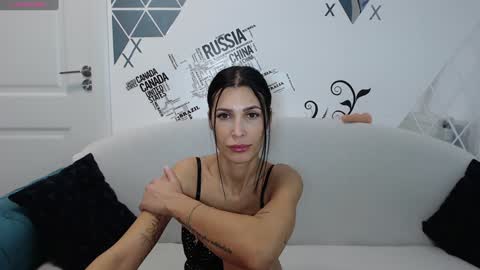 Snapshot of jennyxxx00 chatting on 02.03.25 Jenny online show from 02.03.25