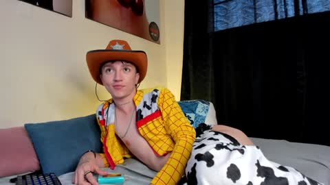 jero independent model online show from 01.15.25