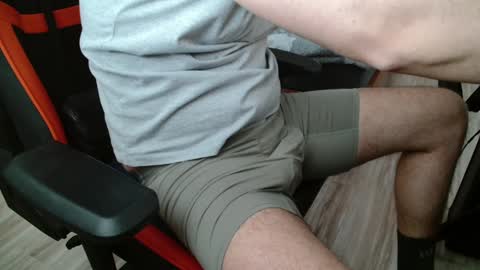 Snapshot of jerklove1006 chatting on 01.20.25 Boy likes daddies online show from 01.20.25