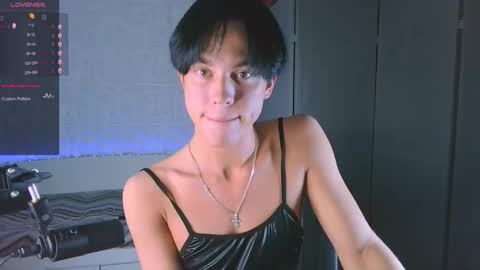Snapshot of jerrybomb_ chatting on 10.07.25 Jerrybomb online show from 10.07.25