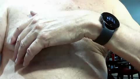 Snapshot of jerrynfla chatting on 12.30.24 jerrynfla online show from 12.30.24