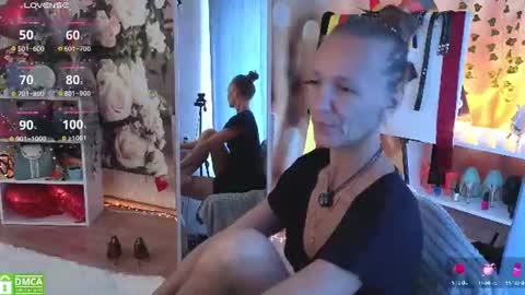 Snapshot of jesica_moon_peachyy chatting on 06.28.26 jesica_moon_peachyy online show from 06.28.26