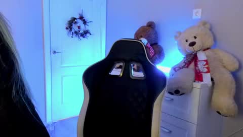 Snapshot of jess1ca_rabb1t chatting on 12.02.24 jess1ca_rabb1t online show from 12.02.24