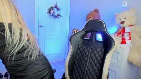 Snapshot of jess1ca_rabb1t chatting on 12.09.24 jess1ca_rabb1t online show from 12.09.24