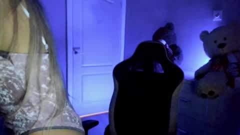 Snapshot of jess1ca_rabb1t chatting on 12.15.24 jess1ca_rabb1t online show from 12.15.24