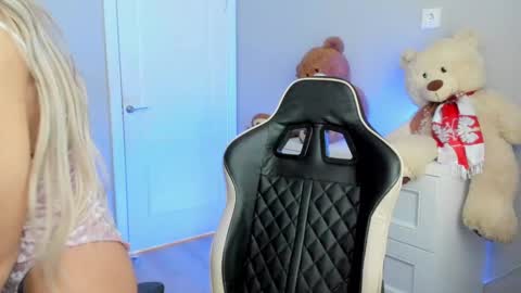 Snapshot of jess1ca_rabb1t chatting on 01.16.25 jess1ca_rabb1t online show from 01.16.25