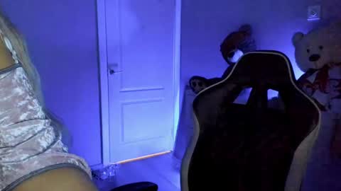 Snapshot of jess1ca_rabb1t chatting on 01.25.25 jess1ca_rabb1t online show from 01.25.25