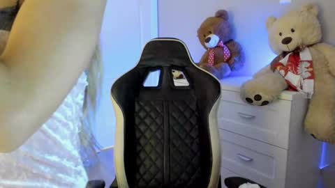 Snapshot of jess1ca_rabb1t chatting on 01.25.25 jess1ca_rabb1t online show from 01.25.25