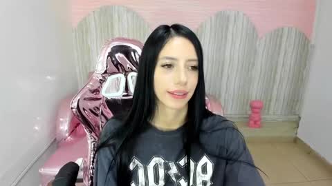 Snapshot of jess_a_ chatting on 12.20.24 Jess online show from 12.20.24