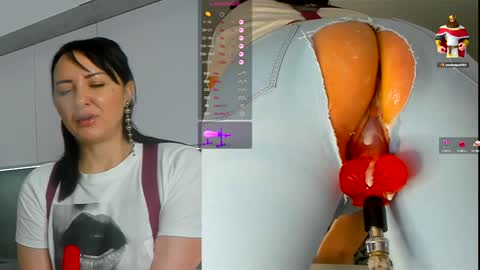 Snapshot of jess_benz chatting on 12.26.24 Jessica online show from 12.26.24