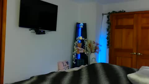 Snapshot of jessabelle_diamond chatting on 12.11.24 Jessabelle Diamond online show from 12.11.24