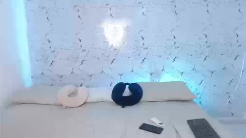 Hello we are Jesse and Dante. online show from 09.09.25