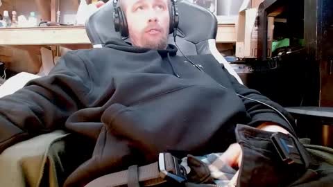 Snapshot of jesse_cash chatting on 12.17.24 cummin0Nyou online show from 12.17.24