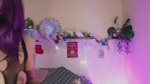 Snapshot of jessi_alex chatting on 12.17.25 Jessi Alex online show from 12.17.25