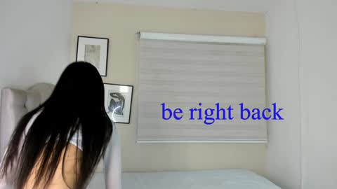 Snapshot of jessi_powel chatting on 01.10.25 Jess online show from 01.10.25