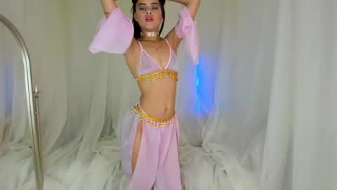 Snapshot of jessi_powel chatting on 03.11.25 Jess online show from 03.11.25