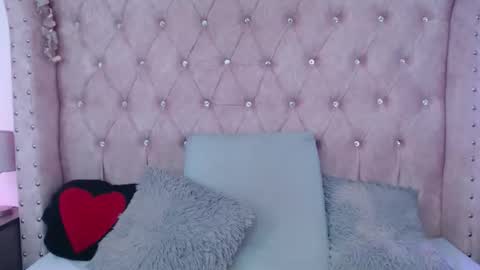 Jessica  online show from 11.08.25