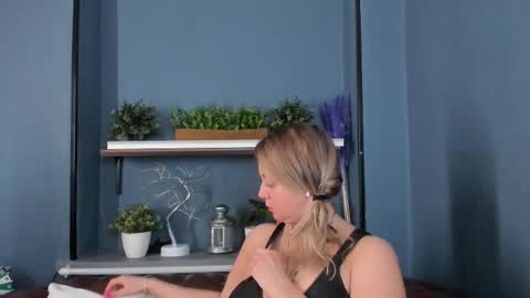 Jessica online show from 11.12.25