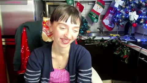 Snapshot of jessicaforris chatting on 12.14.24 jessicaforris online show from 12.14.24