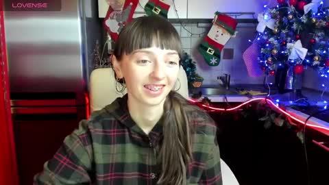 Snapshot of jessicaforris chatting on 12.20.24 jessicaforris online show from 12.20.24