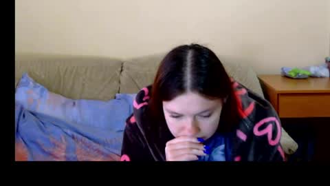 jessicaholland1 online show from 04.13.26