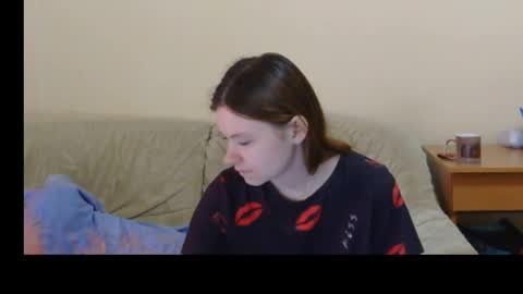 jessicaholland1 online show from 04.15.26