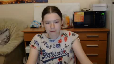 Snapshot of jessicaholland1 chatting on 07.06.26 jessicaholland1 online show from 07.06.26