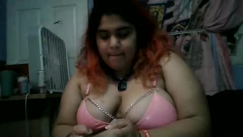 Snapshot of jessicarabbits4 chatting on 12.30.24 dovedianna online show from 12.30.24