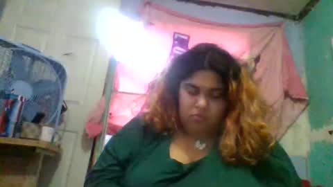 Snapshot of jessicarabbits4 chatting on 11.29.25 dovedianna online show from 11.29.25