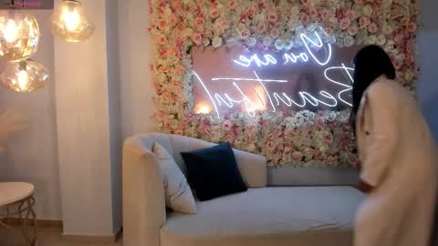 JESS online show from 10.19.25