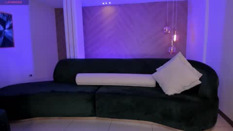 JESS online show from 11.26.25