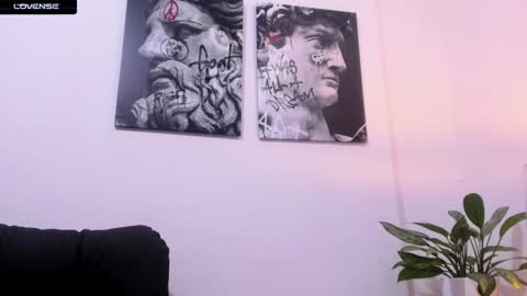 Snapshot of jessid_cutson chatting on 02.01.25 Jessid online show from 02.01.25