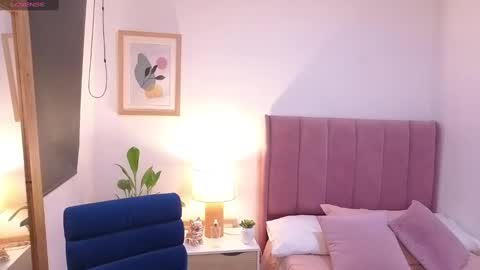 Snapshot of jessie__02 chatting on 12.13.24 Jess online show from 12.13.24