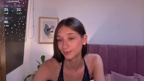 Snapshot of jessie__02 chatting on 12.17.24 Jess online show from 12.17.24