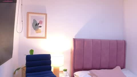 Snapshot of jessie__02 chatting on 12.19.24 Jess online show from 12.19.24