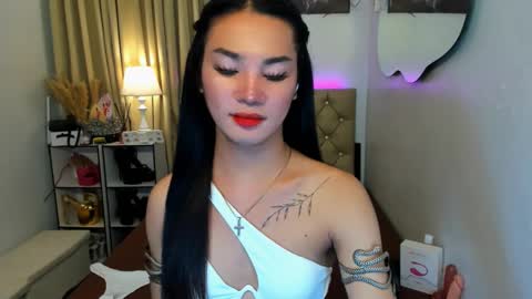 Snapshot of jessie_empress chatting on 02.18.25 Your naughty Jessie online show from 02.18.25