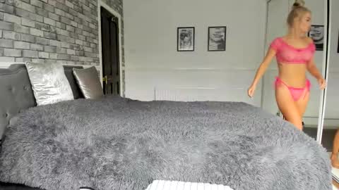 jessiebella0210_ online show from 10.18.25