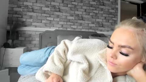 jessiebella0210_ online show from 11.03.25