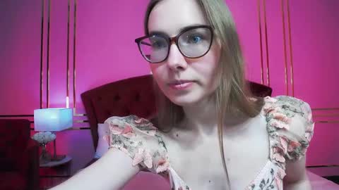 JessieStarrr online show from 04.22.26